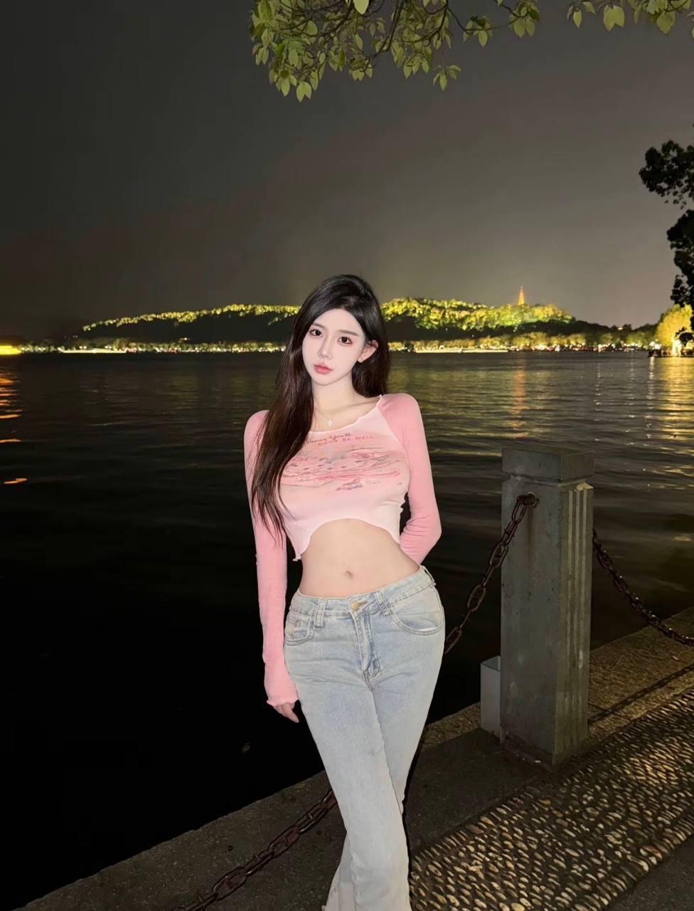 鹤鸣茶社，百年钟声中的茶香时光印记